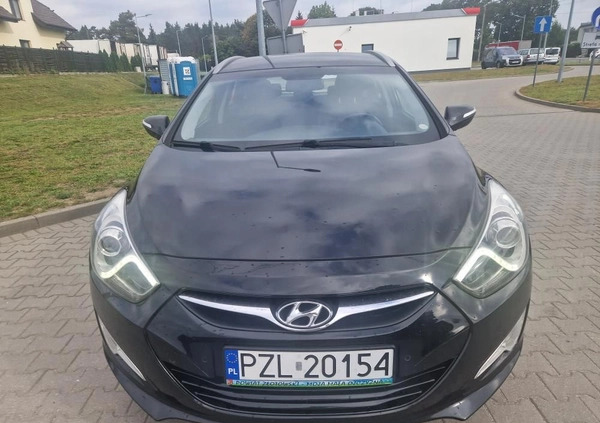 Hyundai i40 cena 33800 przebieg: 150000, rok produkcji 2013 z Poręba małe 106